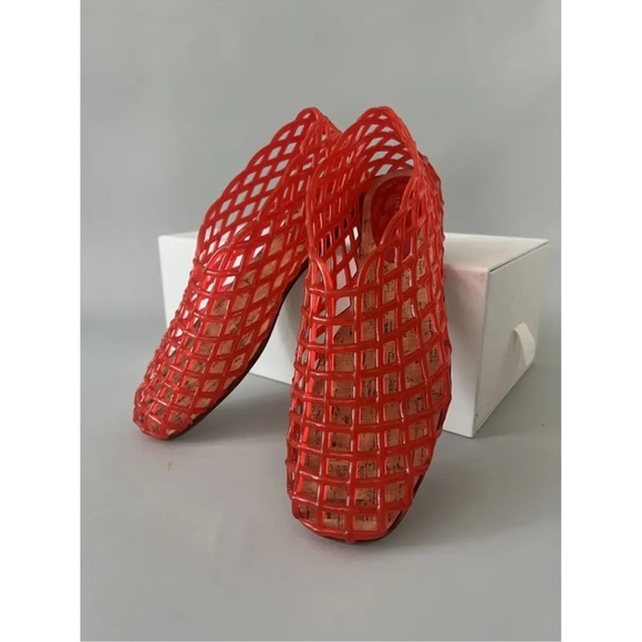 Women’s Red Jelly Mesh Flat Shoes Size 8 - Picture 2 of 15